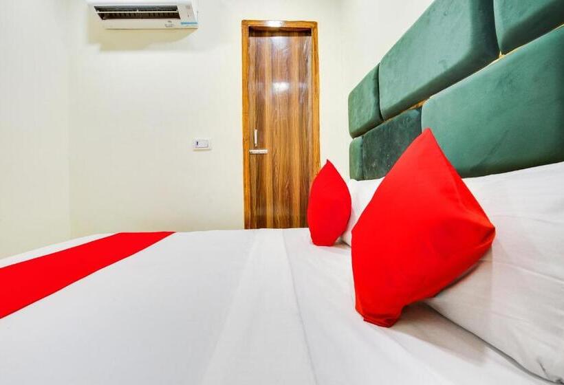 اتاق کلاسیک سه تخته, Oyo Flagship 80943b  Blue Shine