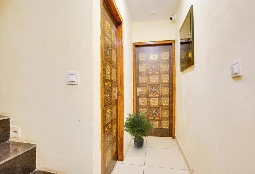 اتاق کلاسیک سه تخته, Oyo Flagship 80943b  Blue Shine