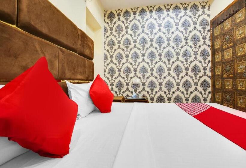 اتاق کلاسیک سه تخته, Oyo Flagship 80943b  Blue Shine