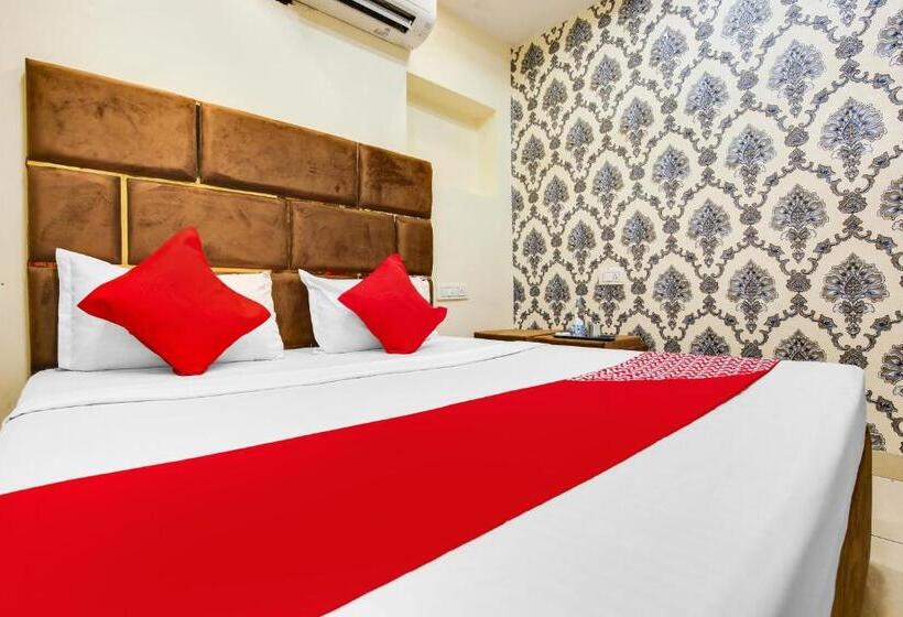 اتاق کلاسیک سه تخته, Oyo Flagship 80943b  Blue Shine