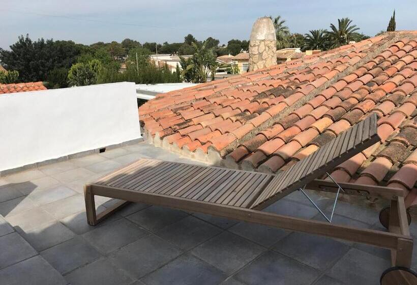 استودیو استاندارد با چشم‌انداز, Casa Raíces Del Montgo