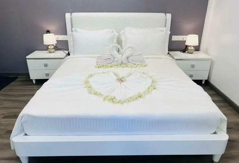 اتاق لوکس با تخت بزرگ, Sis Tourist Villa, Mathiveri, Maldives