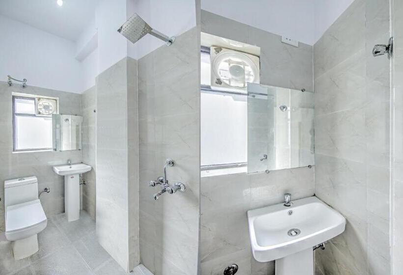 Трехместный Номер Классика, Flagship Dimond Hotel 2