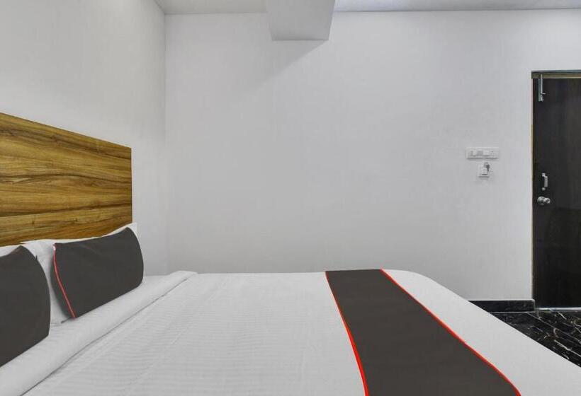 三人经典房间, Collection O Living Tree