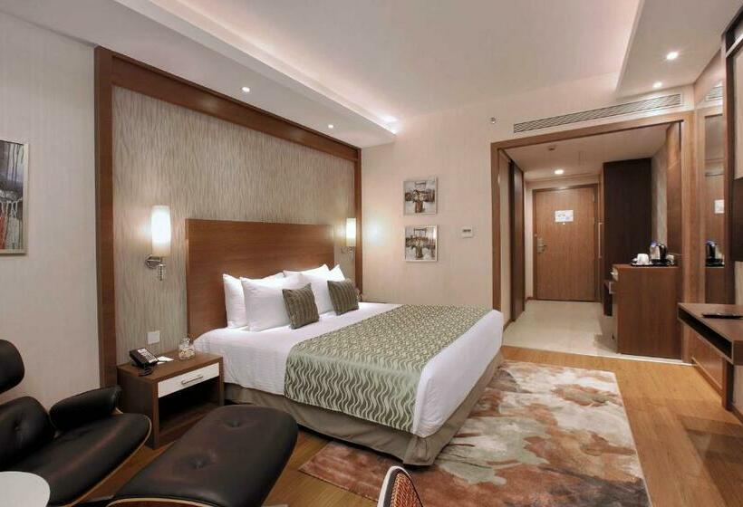 标准单人间, Distrikt 9