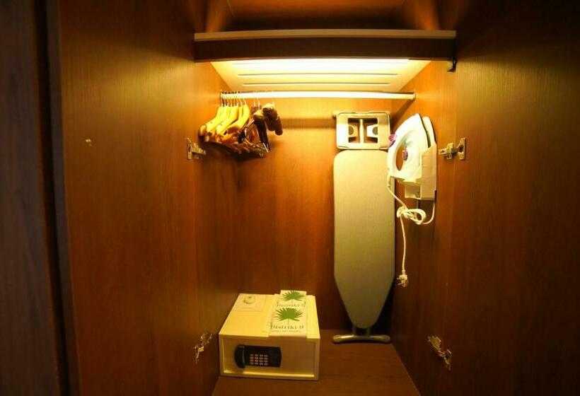 高级大房间, Distrikt 9