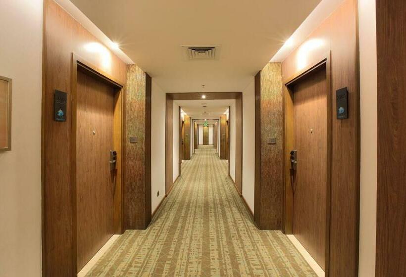 高级大房间, Distrikt 9