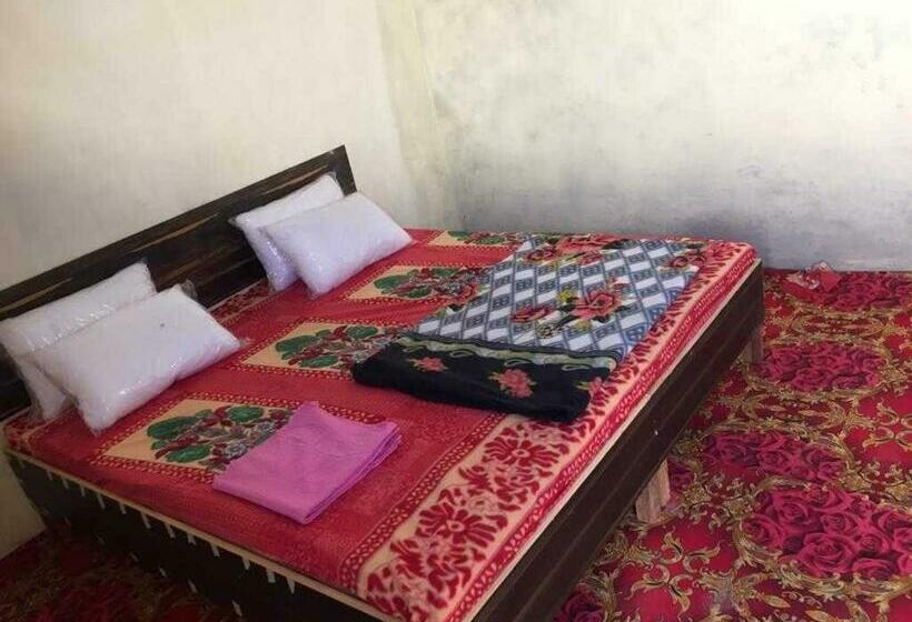 غرفة كلاسيكية ثلاثية, Oyo Shree Ji Highway King  And Restaurant