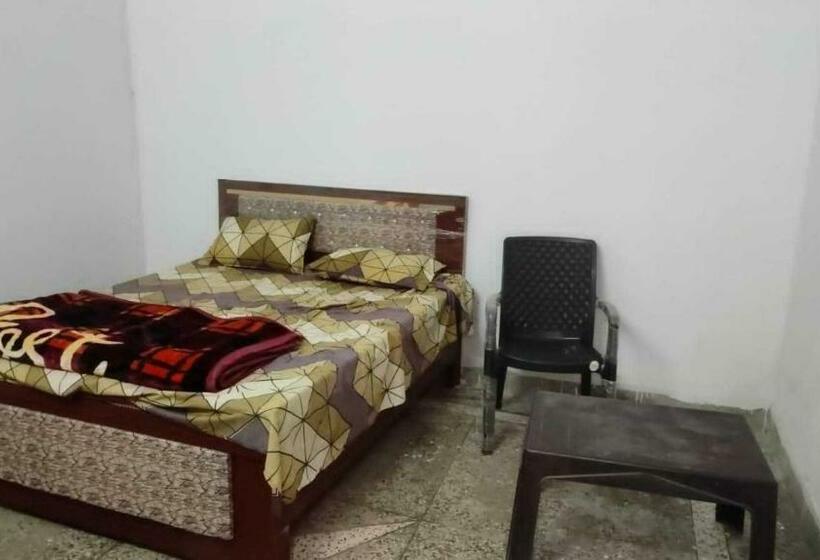 Трехместный Номер Классика, Pop Spotlight Inn Hotel And Restaurant