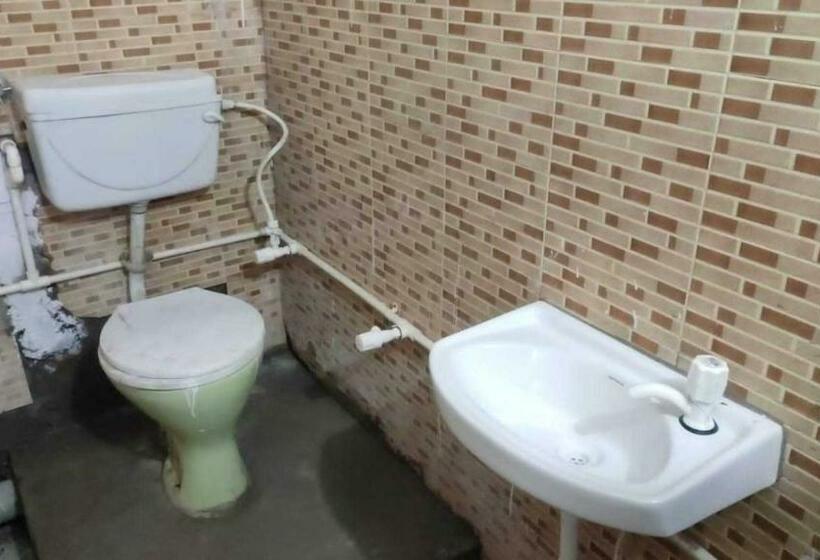 Трехместный Номер Классика, Pop Spotlight Inn Hotel And Restaurant