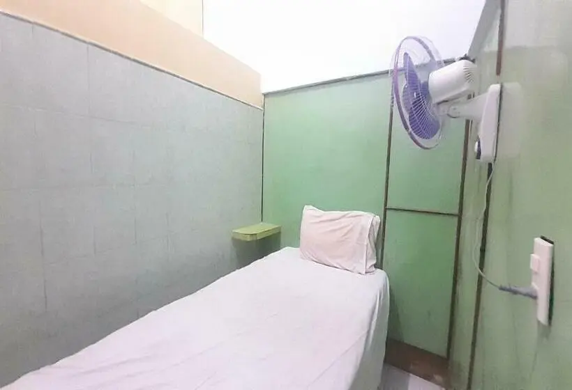 スーペリアシングルルーム, Spot On 92236 Kediri Family Homestay