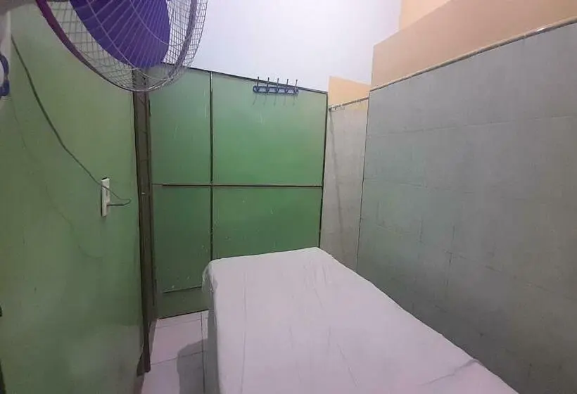 スーペリアシングルルーム, Spot On 92236 Kediri Family Homestay