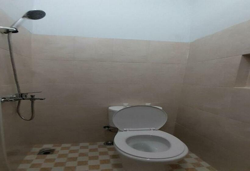 חדר סופריור יחיד, Spot On 92236 Kediri Family Homestay