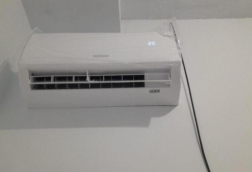 חדר סטנדרט, Spot On 92236 Kediri Family Homestay