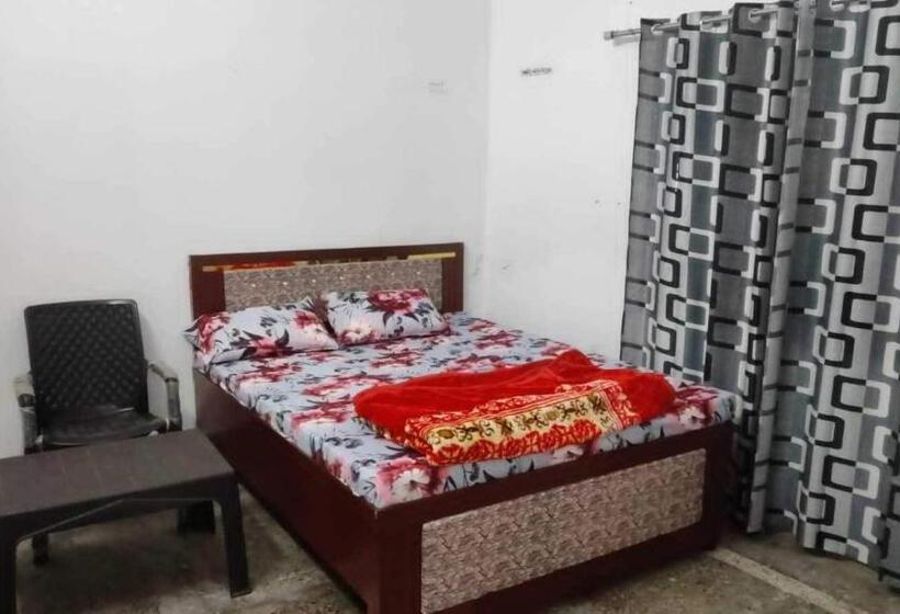 Трехместный Номер Классика, Pop Spotlight Inn Hotel And Restaurant