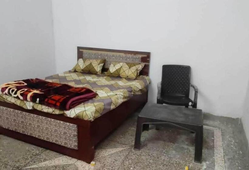 Трехместный Номер Классика, Pop Spotlight Inn Hotel And Restaurant