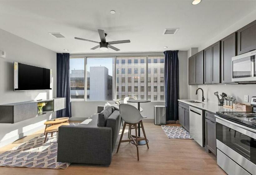 Студия Стандарт, 175 Lex   Walkable Downtown Lexington & Rupp Arena   Full Condos