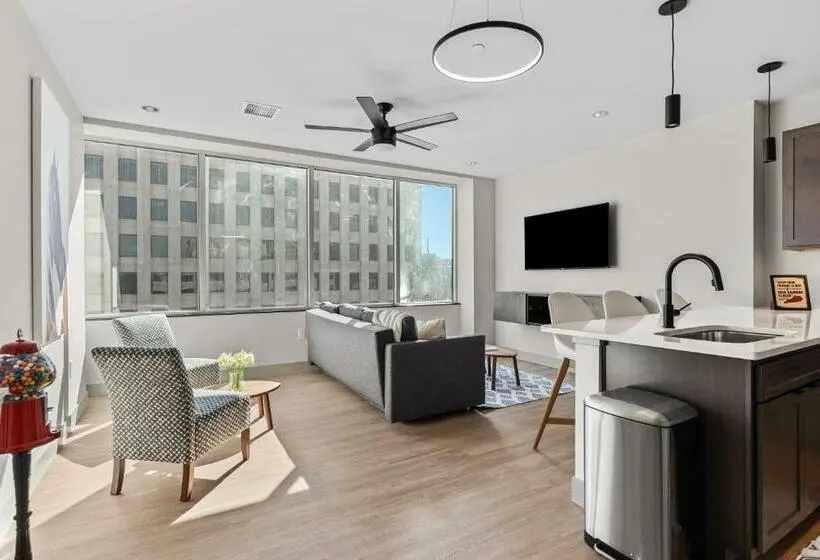 آپارتمان سوپریور 1 خوابه, 175 Lex   Walkable Downtown Lexington & Rupp Arena   Full Condos