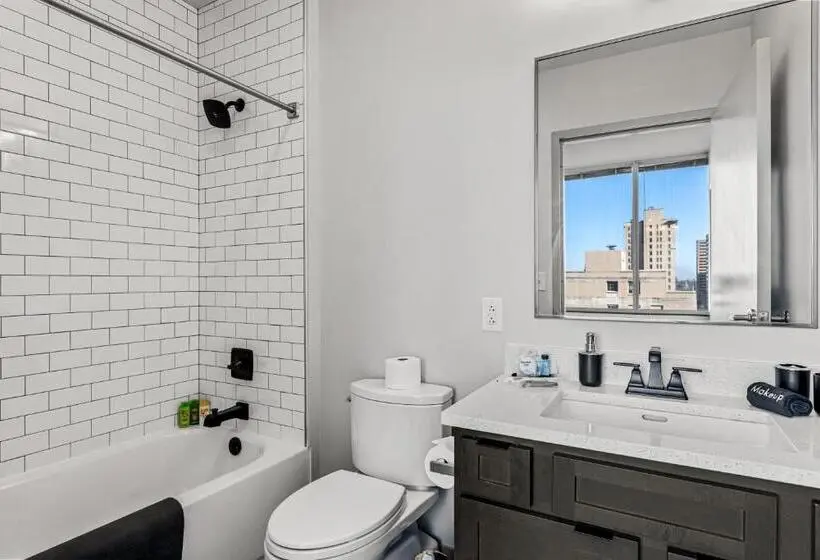آپارتمان 2 خوابه, 175 Lex   Walkable Downtown Lexington & Rupp Arena   Full Condos