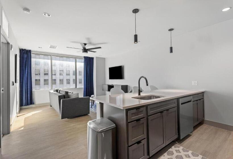 Апартаменты 2 Спальни, 175 Lex   Walkable Downtown Lexington & Rupp Arena   Full Condos