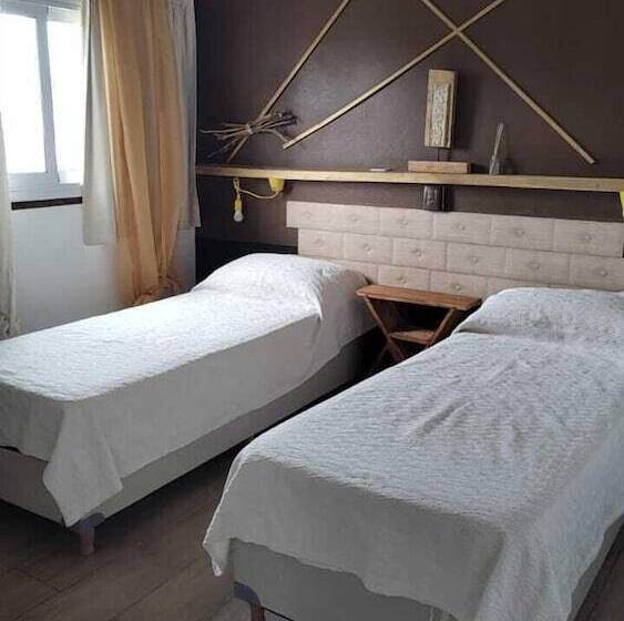 חדר סטנדרט, Carod Espacio Serrano