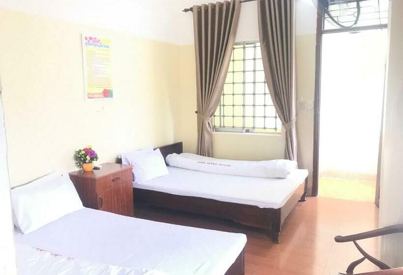 اتاق استاندارد, Lam Hong