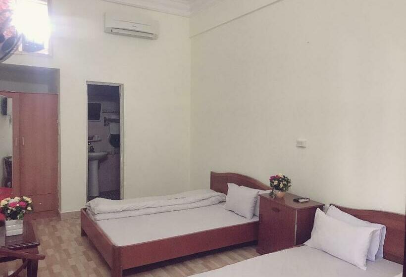 اتاق استاندارد, Lam Hong