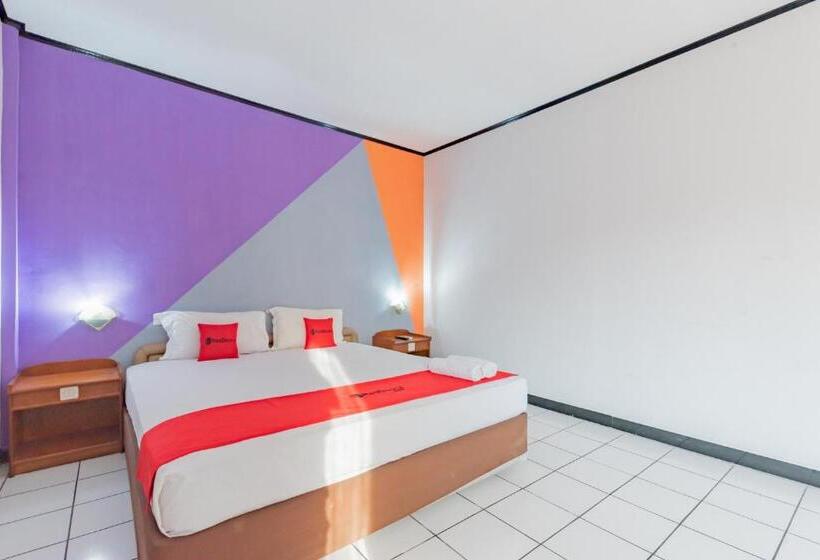 Номер Deluxe, Reddoorz Near Plaza Balikpapan