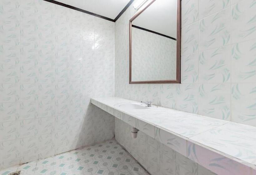 デラックスルーム, Reddoorz Near Plaza Balikpapan