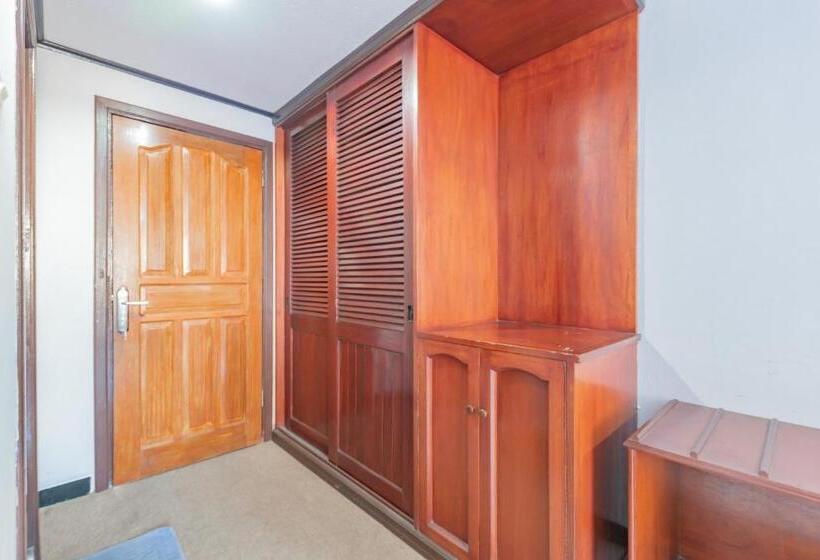 デラックスルーム, Reddoorz Near Plaza Balikpapan