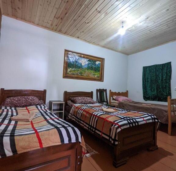 اتاق استاندارد سه نفره, Koba Qaldani S Guest House