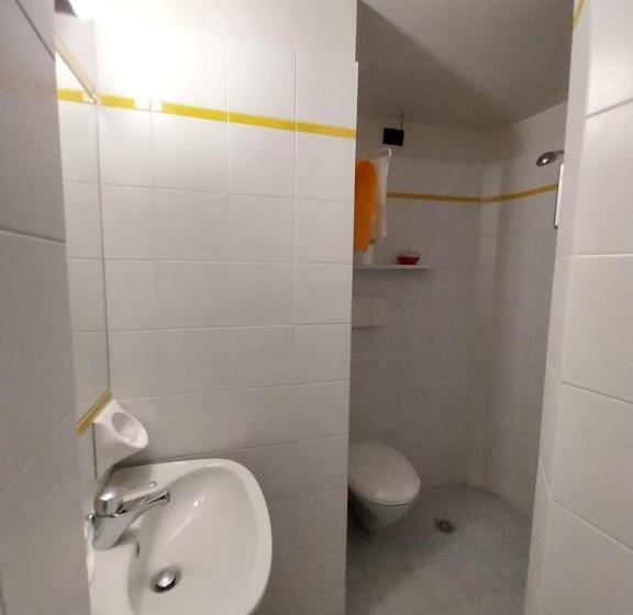 标准三人间, Cumilì