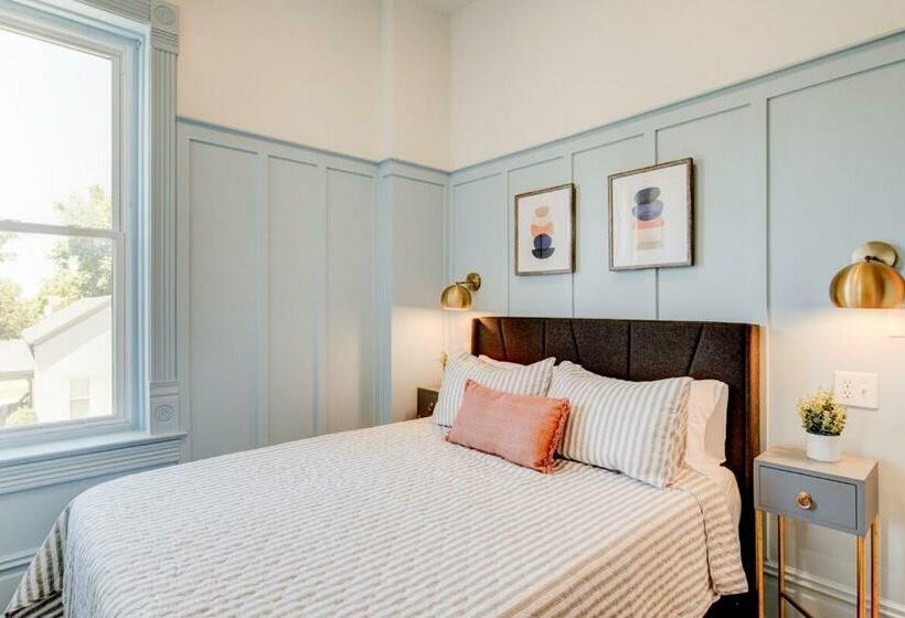 Люкс, Suite 3 Historic Art City Inn