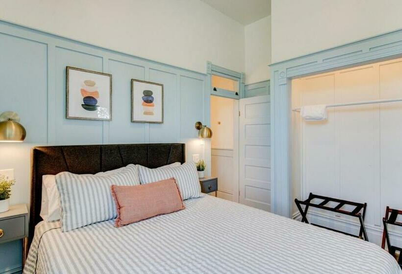 جناح, Suite 3 Historic Art City Inn