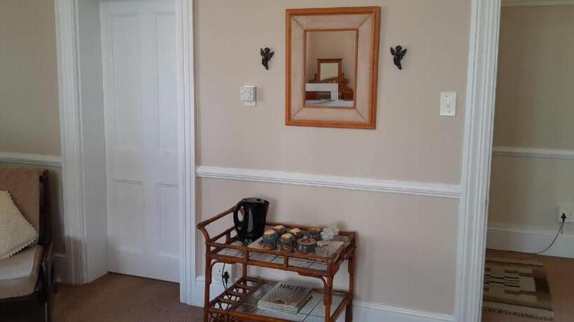 オーシャンビュースーペリアールーム, Twin Palms Accommodations