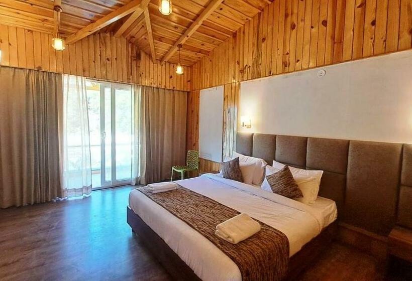 キングサイズベッドのデラックスルーム, Qcent Woods Resort & Spa, Rishikesh