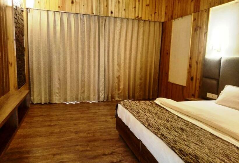 キングサイズベッドのデラックスルーム, Qcent Woods Resort & Spa, Rishikesh