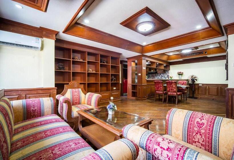 Aile Süiti, Zj House