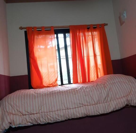 بنجلو عائلى, Bungalow Waheguru