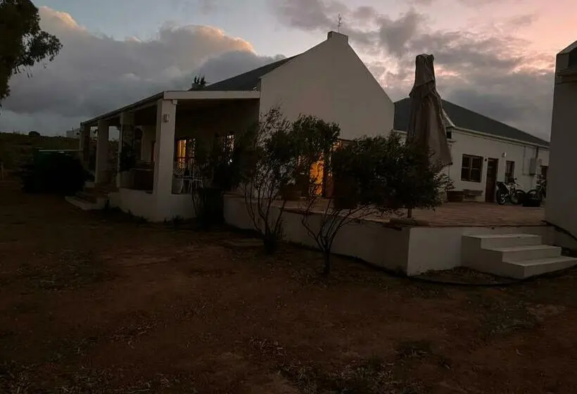 Villa 1 Makuuhuone, Alchemy Retreat   Entire Karoo Guest Farm   Barrydale
