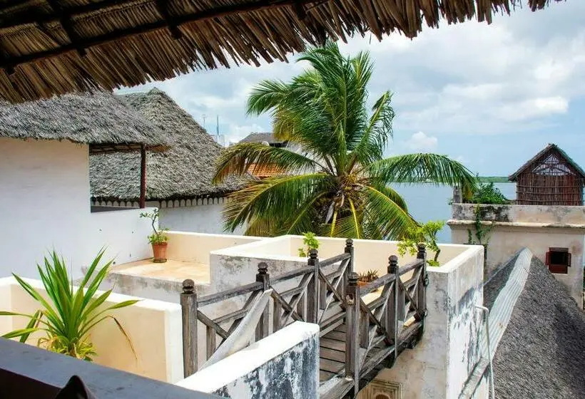 اتاق سوپریور با چشم‌انداز دریا, Lamu House