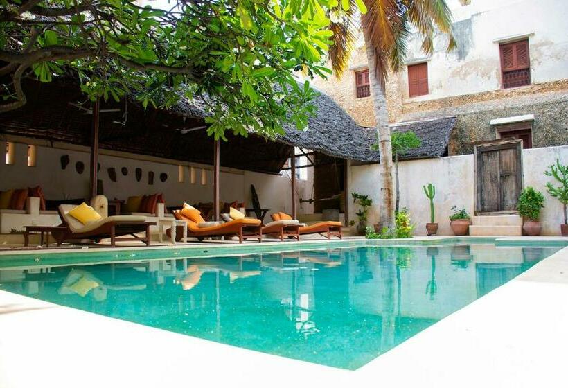 اتاق سه نفره سوپریور با چشمانداز دریا, Lamu House