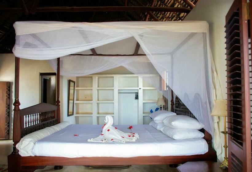 اتاق سه نفره سوپریور با چشم‌انداز دریا, Lamu House