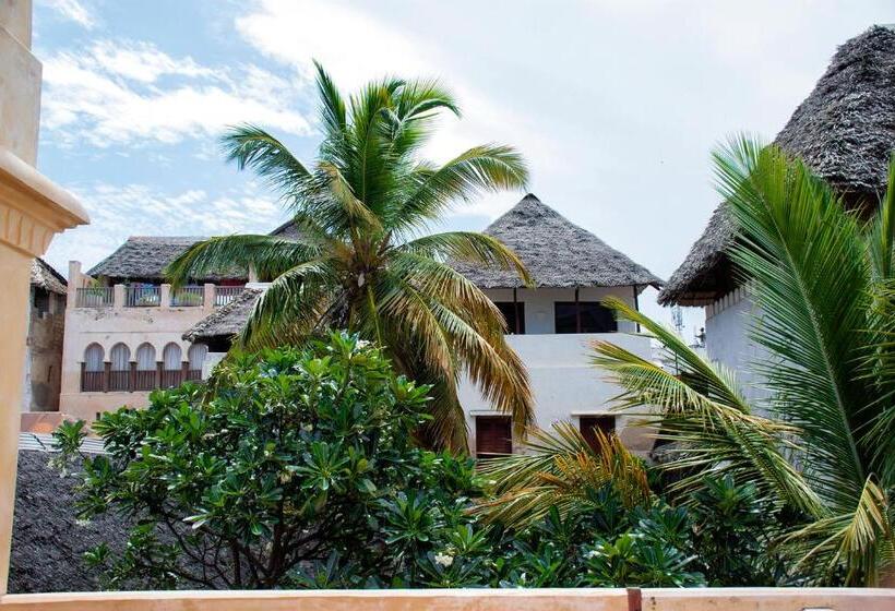 اتاق استاندارد با چشم‌انداز استخر, Lamu House