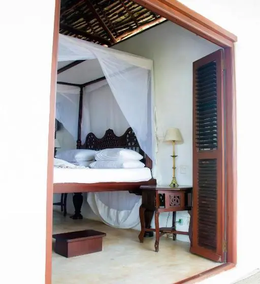 اتاق استاندارد با چشم‌انداز استخر, Lamu House