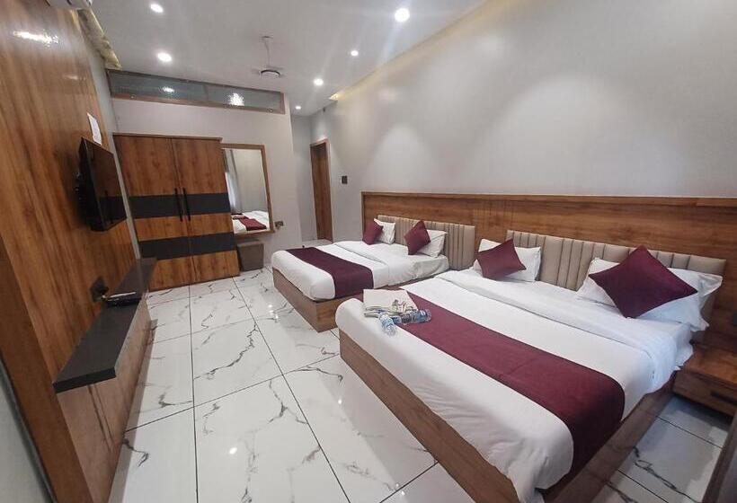 家庭间, Ujjain Pride