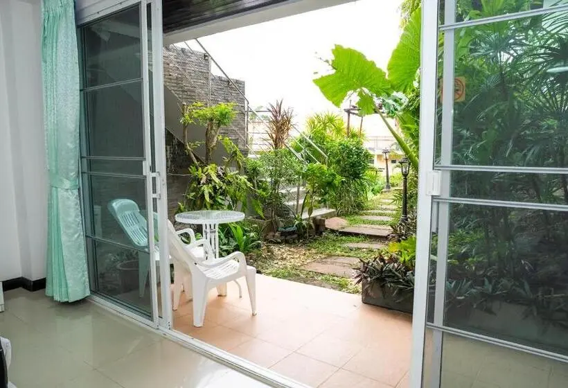 Standard-huone Puutarhanäkymä, ฺbaan Waru Seaview Villa