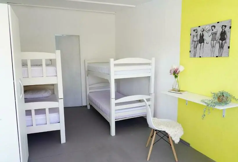 スタンダード４人部屋, Hué Hostel