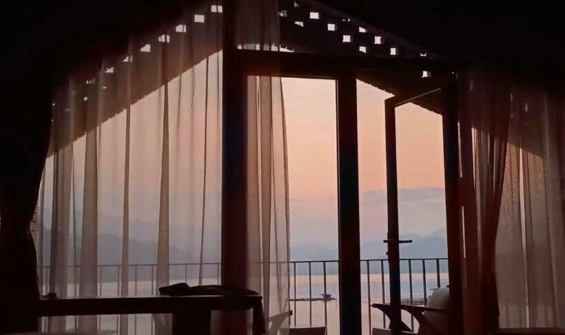 بانگلوی استاندارد, Maida Lodge