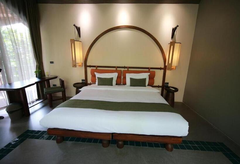 اتاق لوکس با بالکن, Maida Lodge